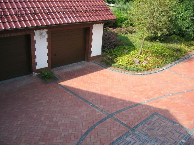 Zufahrt und Hauseingangsbereich, Ronshausen