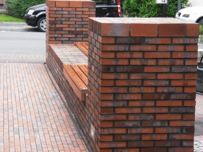 D?lmen, Vorplatz und Ruhezone