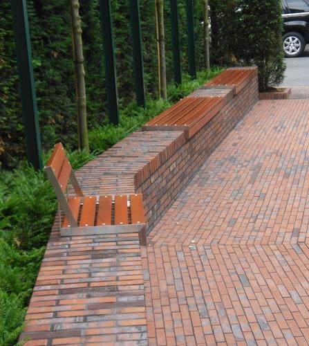 D?lmen, Vorplatz und Ruhezone